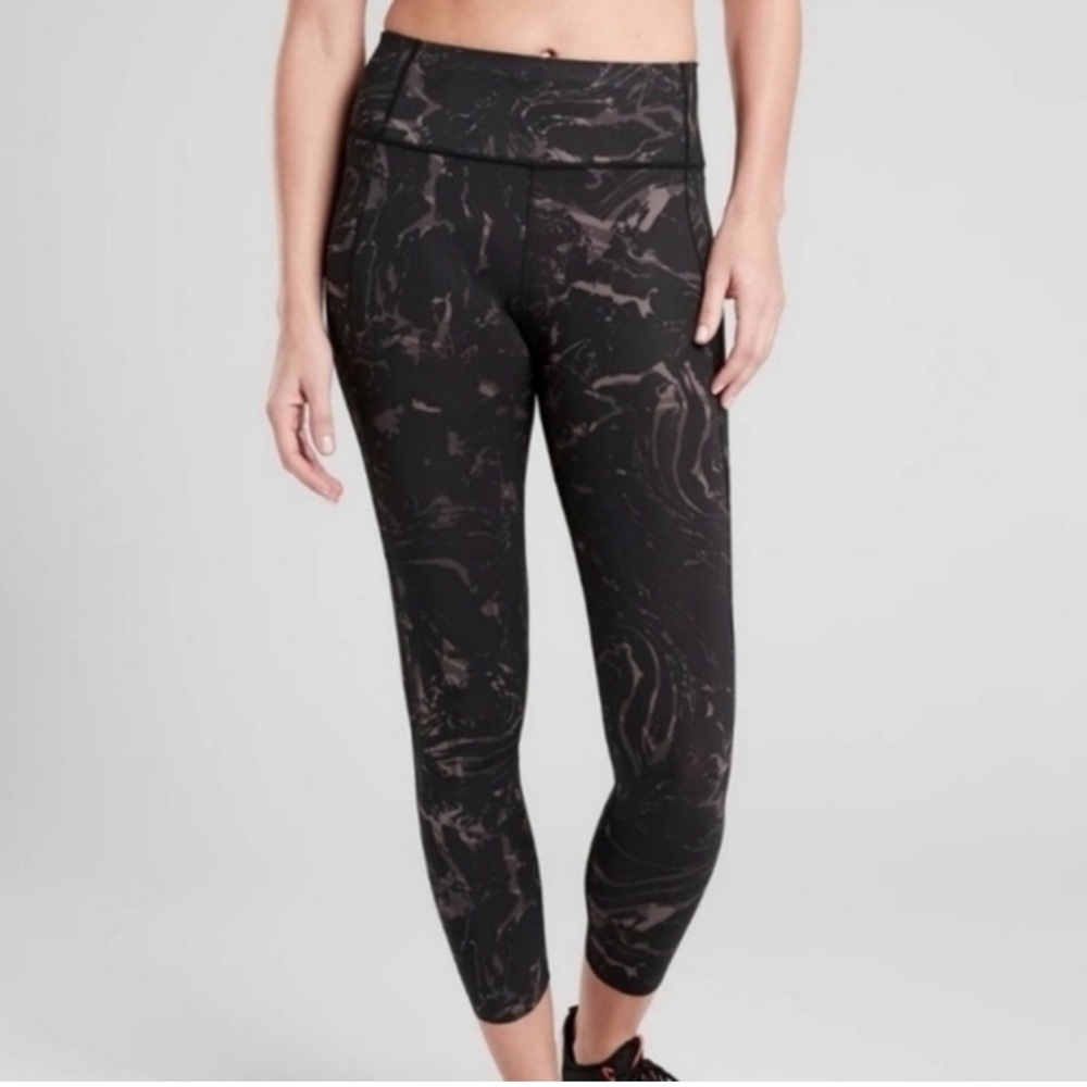 Athleta 7/8 Tights Velocity Stash Pocket Marble Leggings Black Medium 820